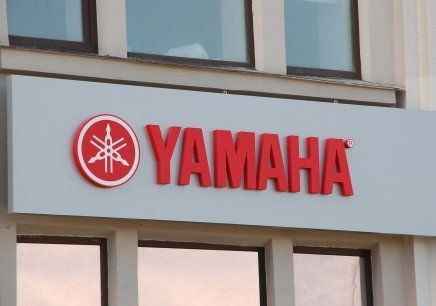 Наружная вывеска мотосалона "YAMAHA"