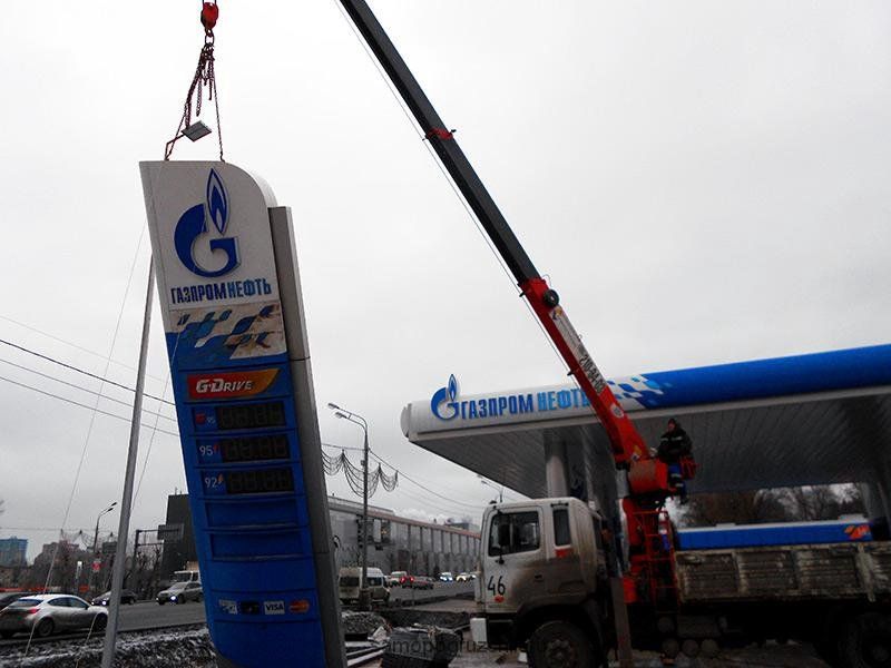Монтаж стеллы АЗС