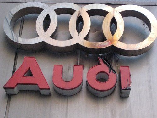 Ремонт вывески логотипа для автодилера
