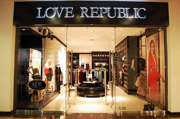 Световой короб для бутика "Love Republic"