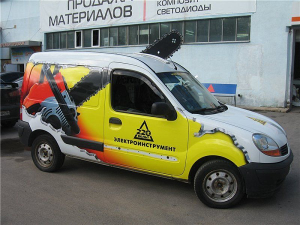 Брендирование автомобиля магазина "220 вольт"