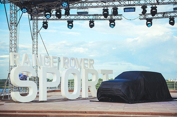 Объемные буквы из пенопласта "Range Rover"