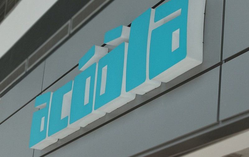 Вывеска для брендового бутика. Отдельные led световые буквы.