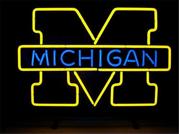 Неоновая вывеска для бара "Michigan"